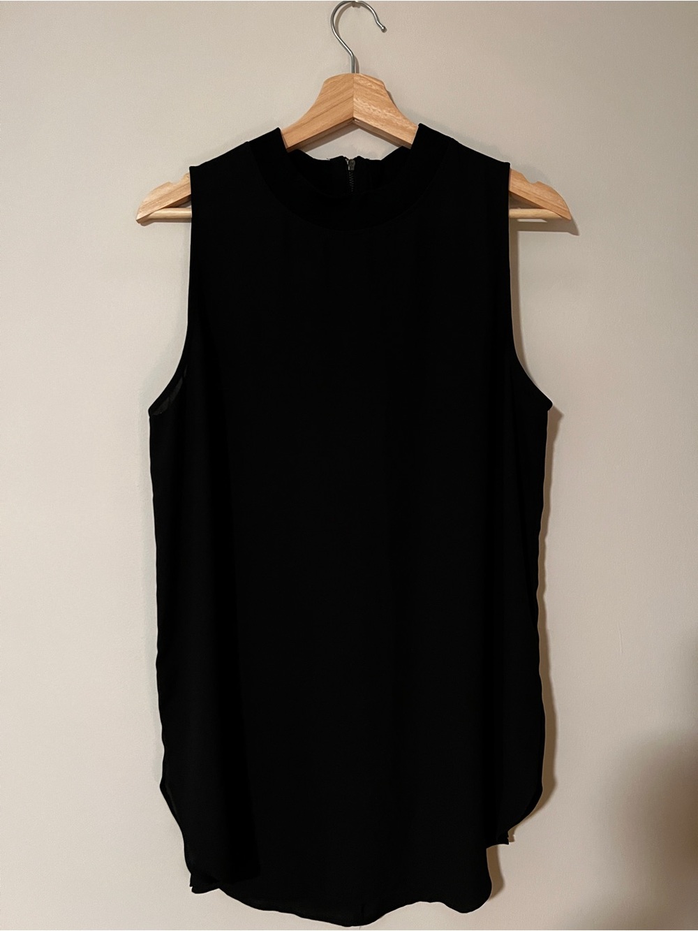 LOFT Sleeveless Black Mock-Neck Women's Top